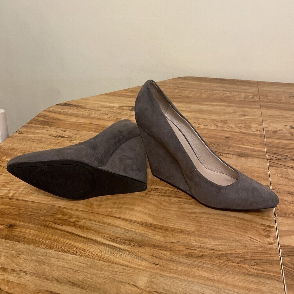 Zigi SOHO Wedge Women’s 8.5 Gray Suede Platform Heels Pointed Toe Shoes